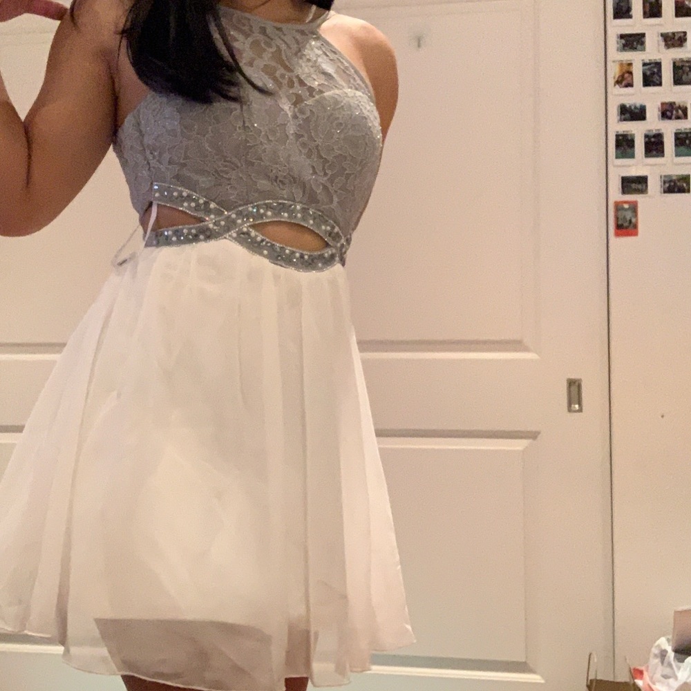 FORMAL DRESS - Picture 2 of 2